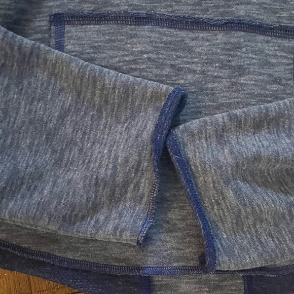 Under Armour crop Womens hoodie Sz medium semi fitted blue pocket drawstring - Picture 4 of 6